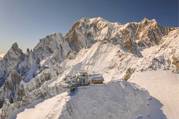 Punta Helbronner, ciaspolata tra i ghiacciai del Monte Bianco