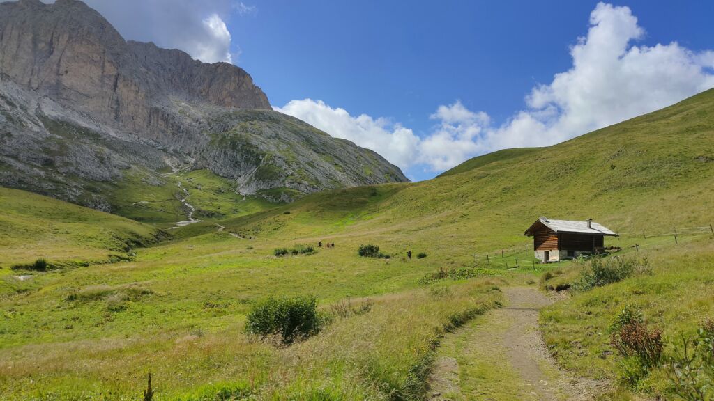 Trekking Dolomiti anello dell'Antermoia